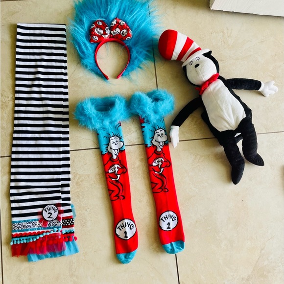 Dr. Seuss Presents Cat In The Hat  Family halloween costumes - Picture 3 of 11